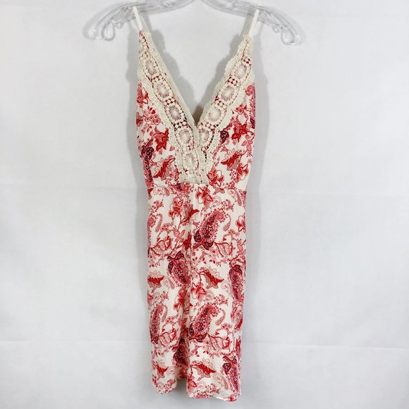 🌹Tea n Cup Red Floral Crochet Halter Mini Dress - Picture 2 of 9